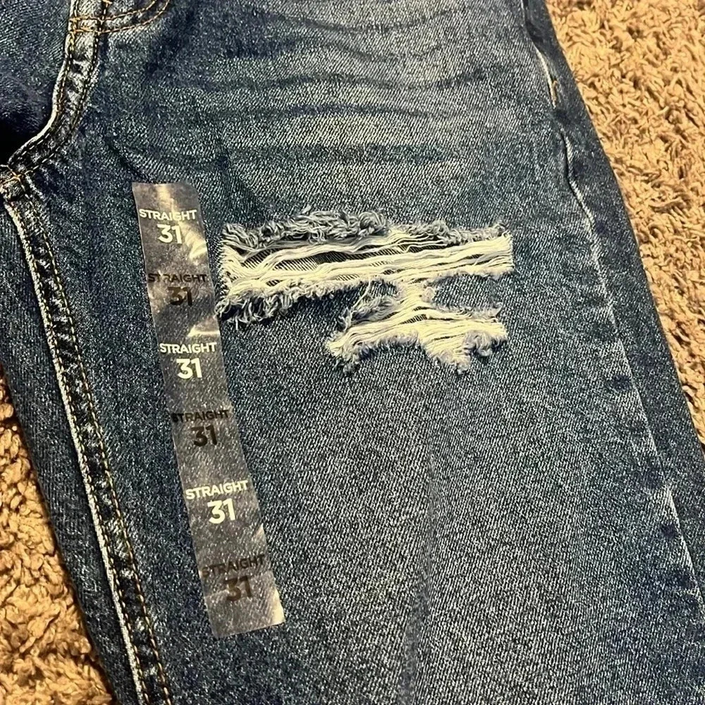 Brand New Men’s distressed Straight leg Forever 21 Jeans Size 31 - Picture 3 of 6